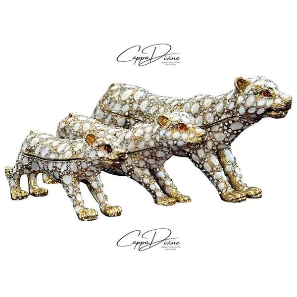 Decorative Piece – Leopard with Crystal Stones