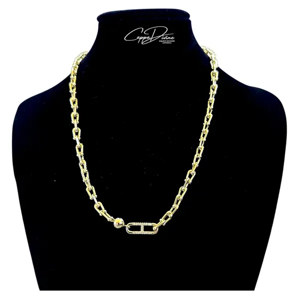 Golden Steel Necklace – Linked Chain with Paperclip Design