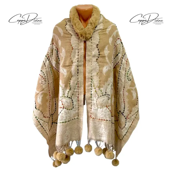 Poncho Scarf – Handmade & Fur Design